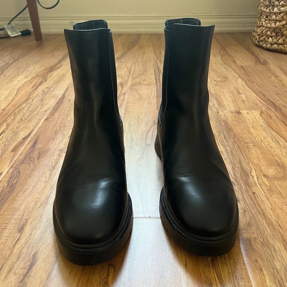 Stuart Weitzman Mckenzee Chelsea Bootie